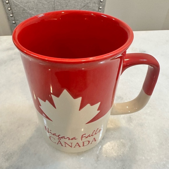Niagara Falls Canada Red & White Mug - NWOT - Picture 3 of 9
